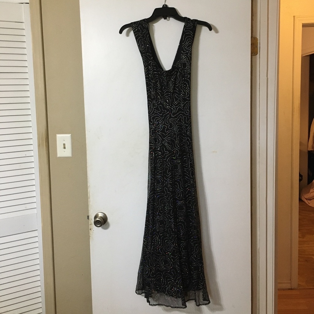 Maurice’s Black Full Length Dress With Iridescent Swirl Pattern. Size 7/8.